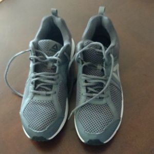 Men's Reebok Foamfusion Memory Tech running shoes size 12, grey